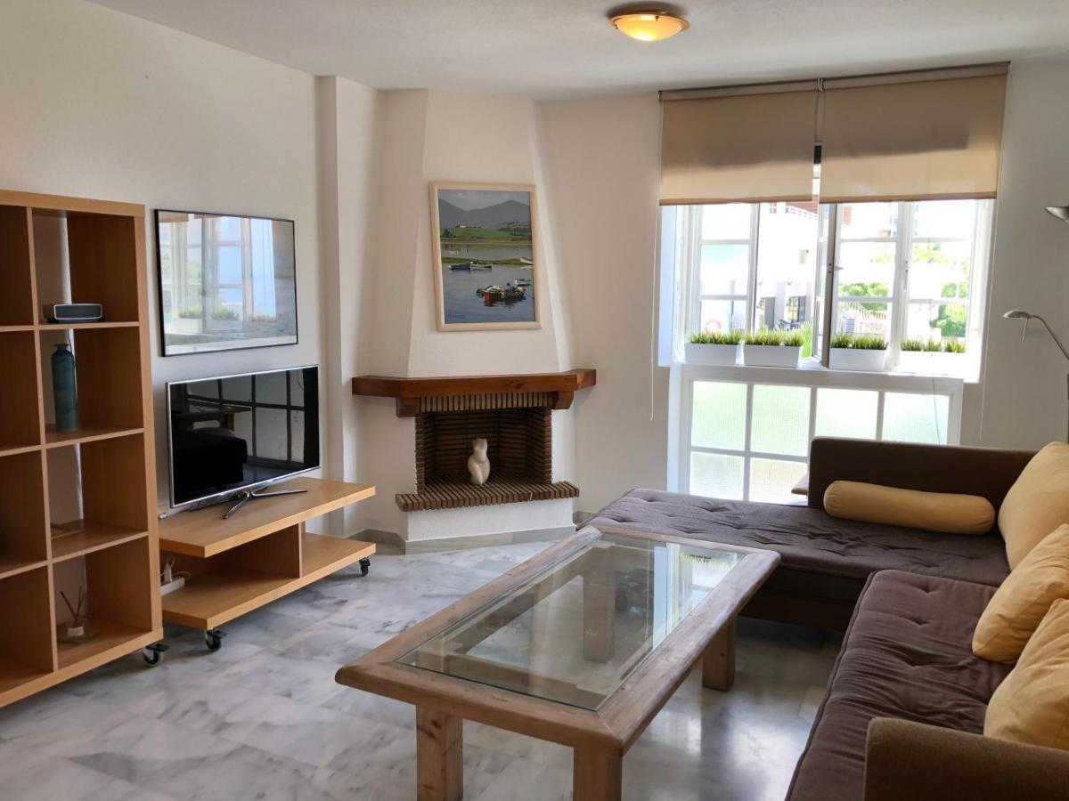 El Cortijuelo. Magnificent Triplex Terraced House With Rooftop Of 18M2, Overlooking The Sea. Parking Torremolinos Exteriér fotografie