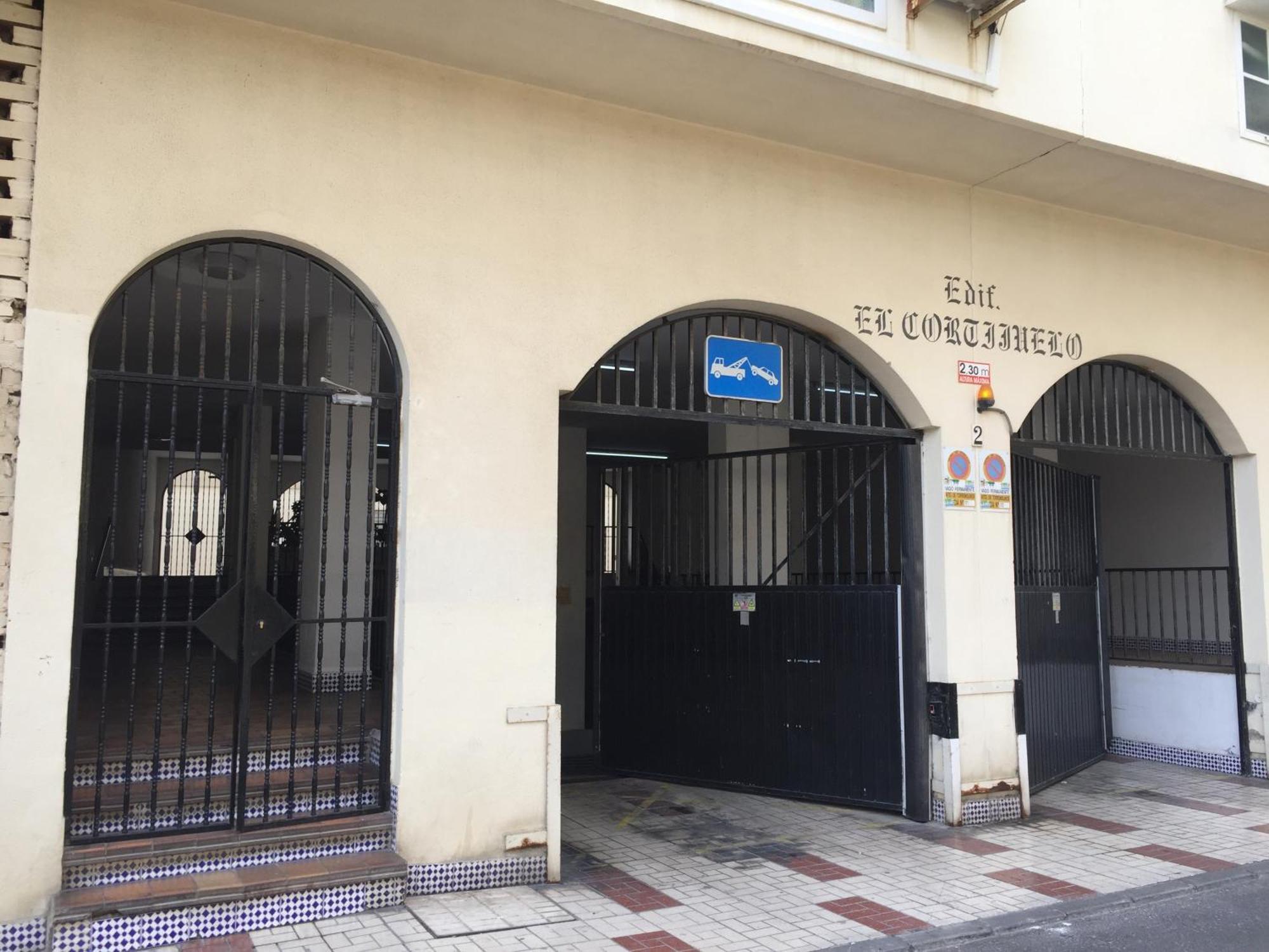 El Cortijuelo. Magnificent Triplex Terraced House With Rooftop Of 18M2, Overlooking The Sea. Parking Torremolinos Exteriér fotografie